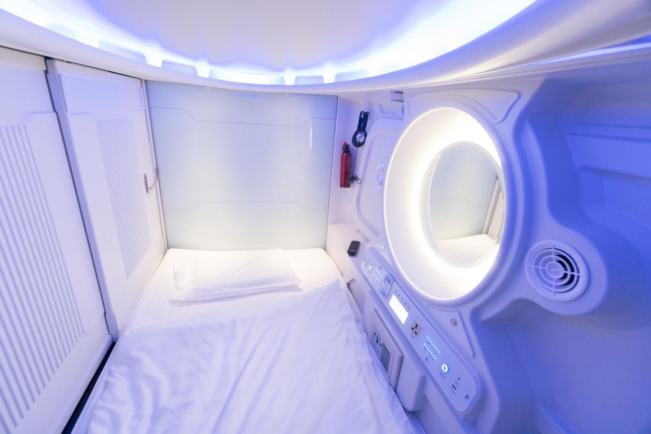 Seaview Capsule Hotel Кота-Кінабалу Екстер'єр фото